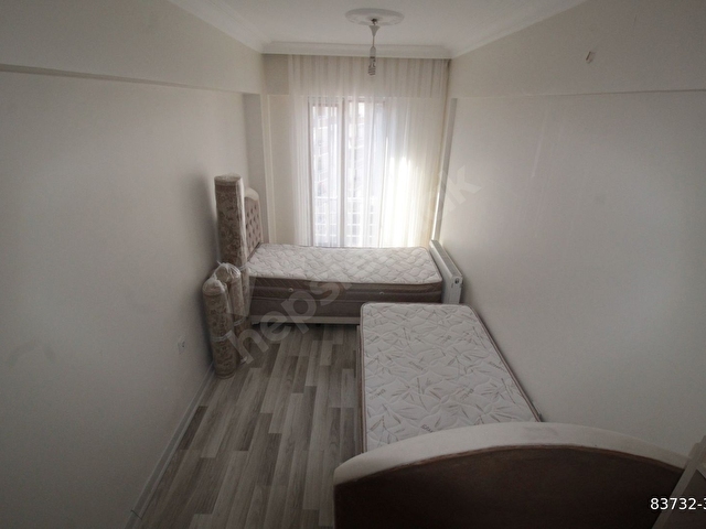 KARABÜK 5000 EVLER VAHDET CAMİ ALTINDA SATILIK 1+1 EŞYALI DAİRE - Görsel 2