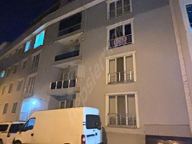 BUÇUKTEPE MEVKİİNDE ASANSÖRLÜ ARA KAT 3+1 SATILIK DAİRE - Görsel 8