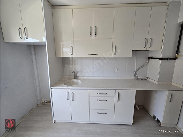 BALÇOVA EĞİTİM MAHALLESİNDE DOĞALGAZLI KİRALIK 3+1 DAİRE