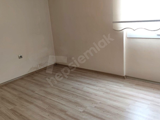 2+1 KİRALIK DAİRE CUMHURİYET MAH.DE SİTE İÇERİSİNDE OTOPARKLI - Görsel 4