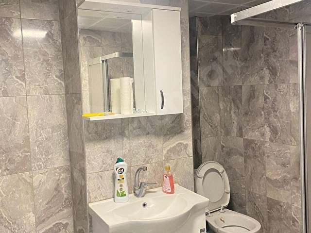 YENİBOSNA METROBÜSE YAKIN KONUMDA SATILIK DAİRE