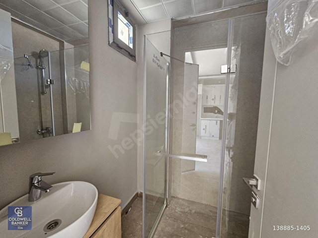 Altınovada Havuzlu Sitede Kiralık 3+1 Dubleks - Görsel 8