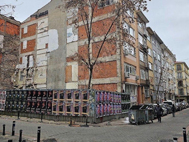 MODA SAHİLE ÇOK YAKIN KİRALIK 3+1  DAİRE