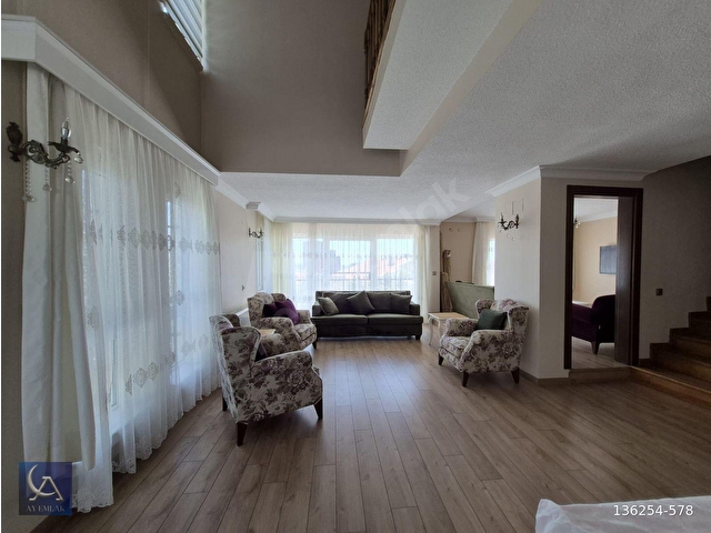 Tulumtaş Elitler Sitesinde  Lüks Mobleli 5+2 Kiralık Villa - Görsel 9