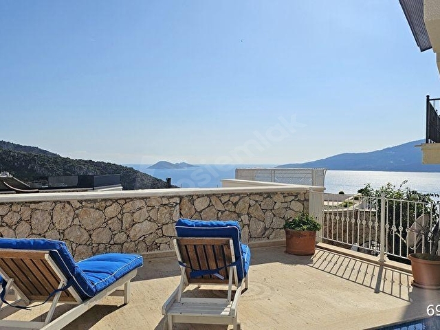 Kalkan Merkezde Kışla Bölgesinde İmarlı 4 Odalı Müstakil Villa - Görsel 3