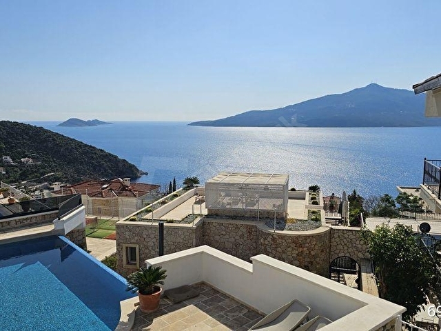 Kalkan Merkezde Kışla Bölgesinde İmarlı 4 Odalı Müstakil Villa - Görsel 25
