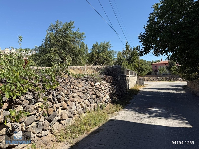 *NİĞDE KOYUNLUDA_KÖY MERKEZİNDE_1.000 M2_SATILIK_VİLLALIK BAHÇE - Görsel 8