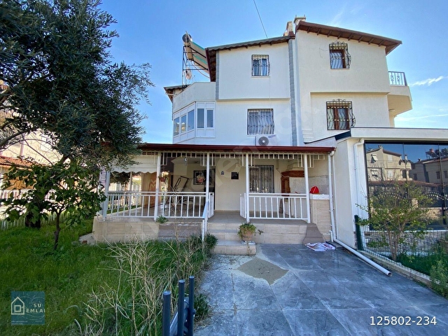 Kuşadası Davutlar Sahil Sitesinde KiRALIK VİLLA