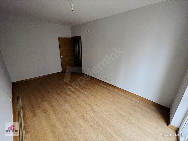 GÖKTÜRK NUR EMLAKTAN BOLLUCADA SİTEDE 1+1 80 M2 ARA KAT - Görsel 3