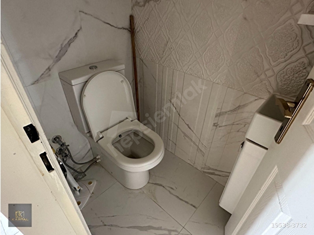 KARTAL..ANA CADDE ÜSTÜ..3+1 145M2 3.KATTA,BAKIMLI,DÜZLÜK BÖLGEDE - Görsel 12
