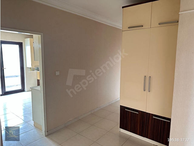 KARTAL..ANA CADDE ÜSTÜ..3+1 145M2 3.KATTA,BAKIMLI,DÜZLÜK BÖLGEDE - Görsel 14