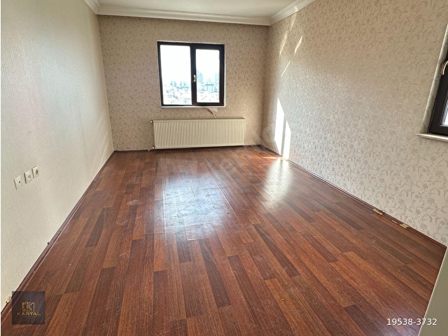 KARTAL..ANA CADDE ÜSTÜ..3+1 145M2 3.KATTA,BAKIMLI,DÜZLÜK BÖLGEDE - Görsel 9