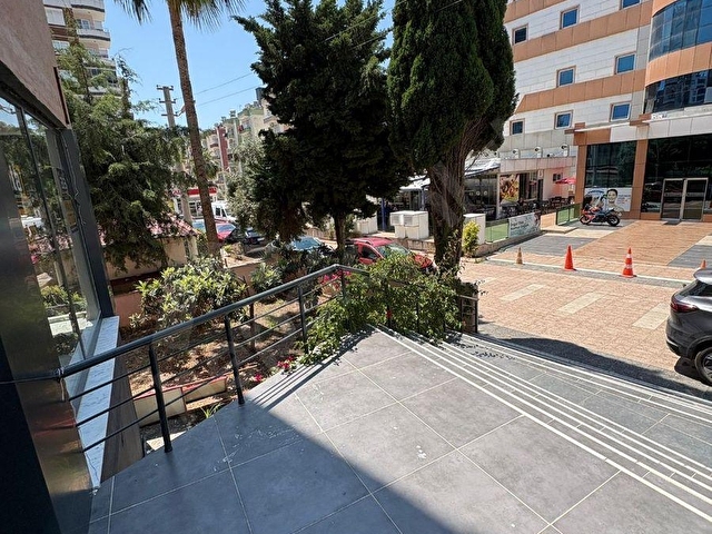 MERSİN ORTADOĞU KARŞISINDA KİRALIK 140M2 DÜKKAN
