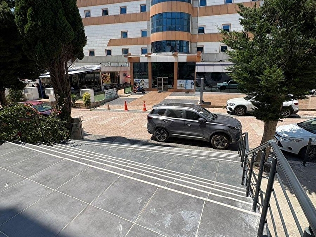 MERSİN ORTADOĞU KARŞISINDA KİRALIK 140M2 DÜKKAN - Görsel 2
