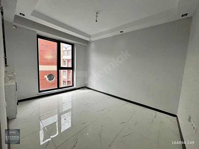 ESTORIADAN ŞEHİR MERKEZİNDE GENİŞ KULLANIŞLI 2+0 KİRALIK DAİRE