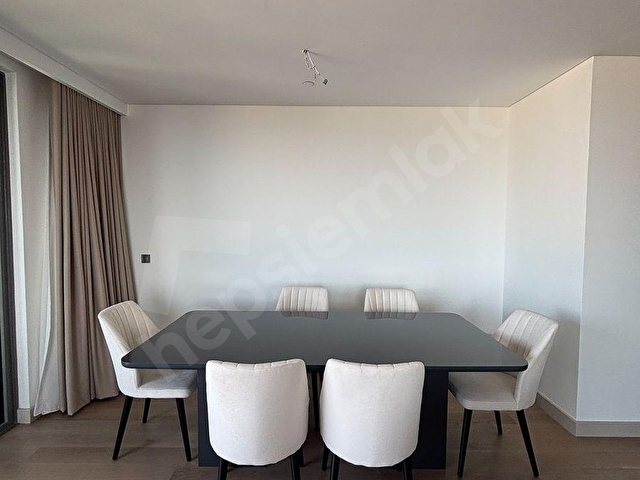 ATAŞEHİR MODERN DE ÖZEL TASARIMLI FULL EŞYALI LÜKS DAİRE.. - Görsel 6