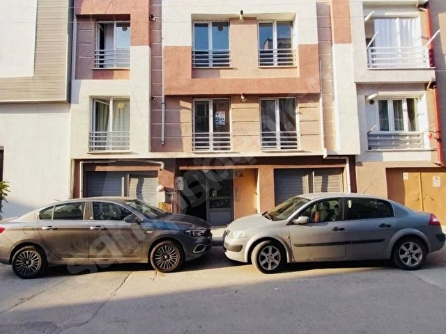 ESKURTOĞLU GAYRIMENKULDEN ERTUĞRULGAZİ MAHALLESİNDE SATILIK 1+1 KİRACILI DAİRE - Görsel 12