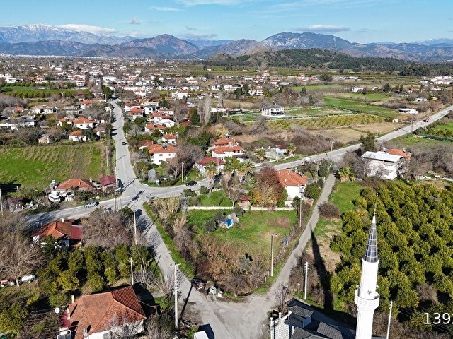 GÜZELYURTTA İKİZ VİLLA YAPIMINA UYGUN 1295 M² KÖŞE PARSEL - Görsel 2