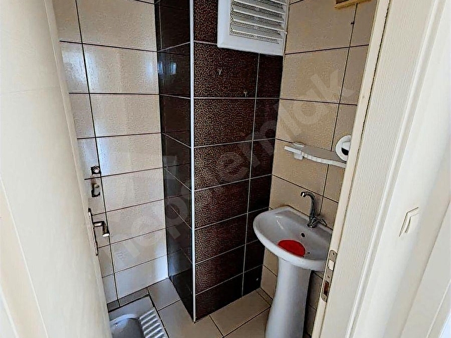 GENÇ EMLAKTAN CADDEYE YAKIN GENİŞ BAKIMLI 2+1 DAİRE - Görsel 25
