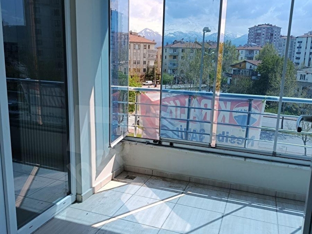 Sümer Mahallesinde Geniş 4+1 Kiralık Daire - Görsel 8