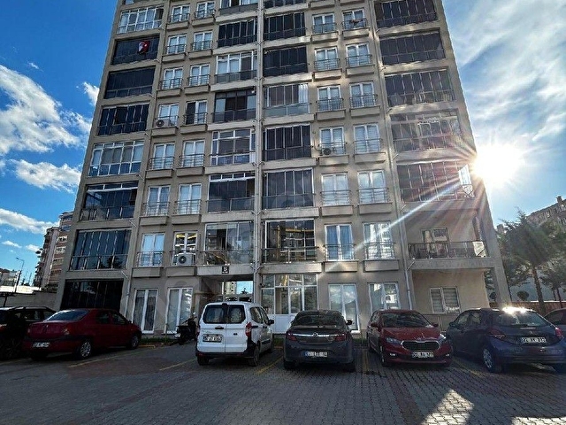 AKBULUT GAYRİMENKULDEN FATİH MAHALLESİNDE AÇİK HAVUZLU OTOPARKLI KİRALIK 3+1 DAİRE