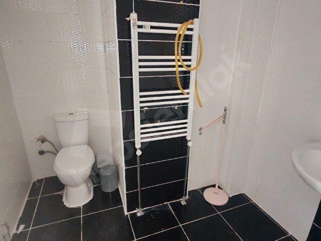 AKBULUT GAYRİMENKULDEN FATİH MAHALLESİNDE AÇİK HAVUZLU OTOPARKLI KİRALIK 3+1 DAİRE - Görsel 23
