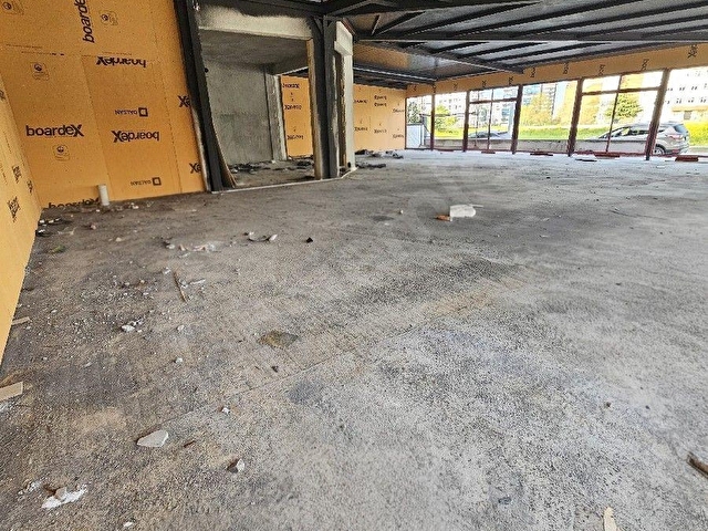 Manisa güzelyurtta ferah ve açık konumda 400 m2 köşe dükkan - Görsel 5