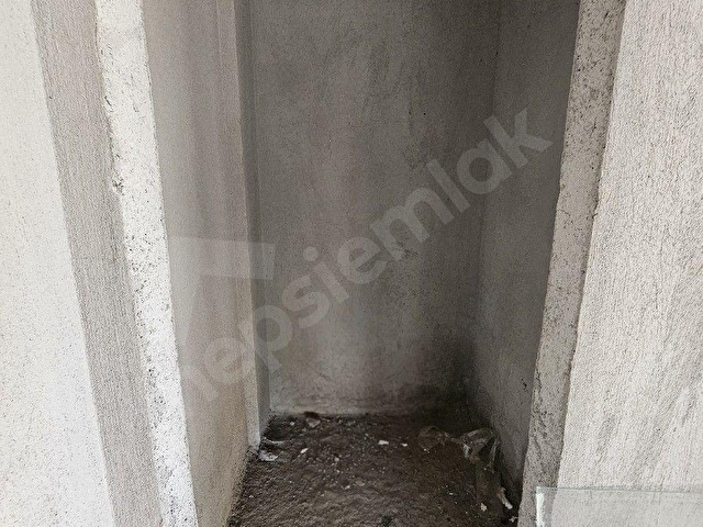 Manisa güzelyurtta ferah ve açık konumda 400 m2 köşe dükkan - Görsel 9