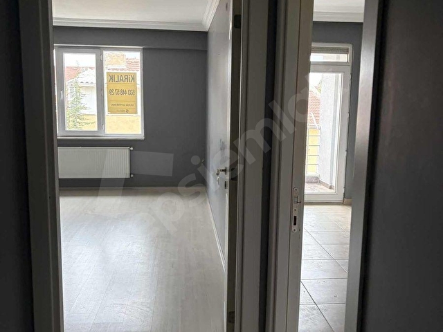 YEŞİLTEPE de ARA KAT 1+1 KİRALIK DAİRE - Görsel 6