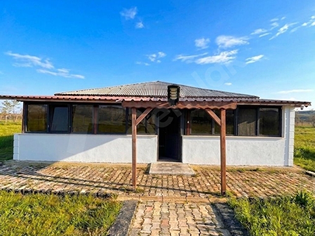 Ferizli Kemalpaşada 2.5 Dönüm Arsa Üzerinde 140 m² Müstakil Ev