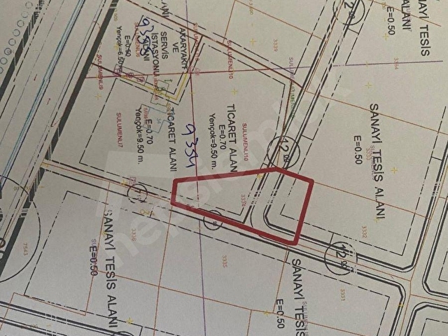 KONYA YOLUNA 1 PARSEL UZAKLIKTA 3396M² BENZİNLİK RUHSATLI SATILIK TİCARİ ARSA