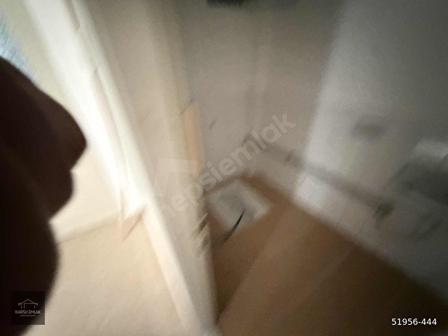 Ömürevleri tramvay durağında 3 + 1 kiralık daire - Görsel 13