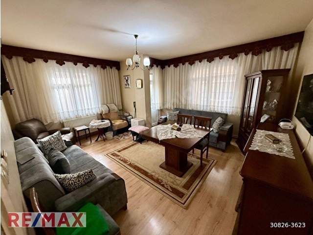 BEYATLI SOKAKta TRAMVAYA ÇOK YAKIN 2+1 80m2 KREDİYE UYGUN DAİRE