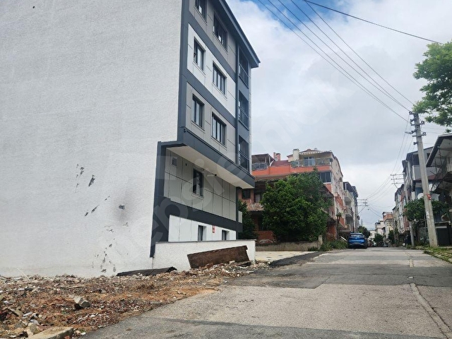 DENIZ CAN EMLAK Baglarbasi caddeye yakin köşe başı arsa - Görsel 7