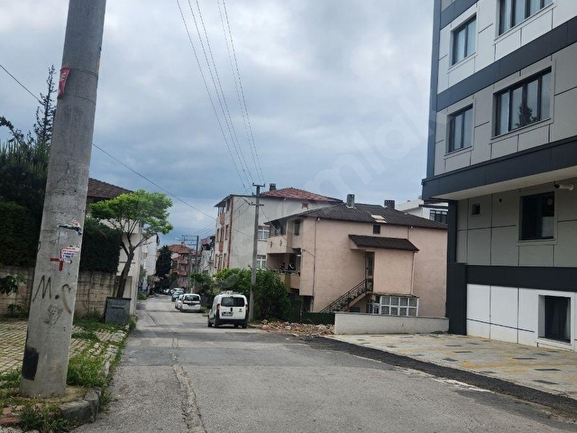 DENIZ CAN EMLAK Baglarbasi caddeye yakin köşe başı arsa - Görsel 3