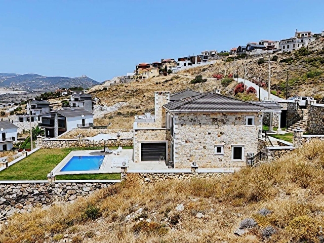 ESKİ FOÇA DA KİRALIK HAVUZLU TAŞ BUTİK OTEL / ETKİNLİKLERE UYGUN - Görsel 4