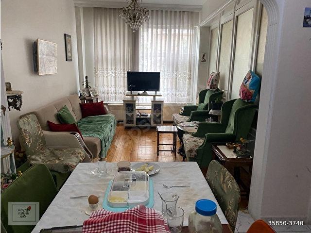DESTAN-016 ÇAPA-TRAMVAY-YAN-SOKAĞINDA-2-ODA-1-SALON-85m2-KOMBİLİ-45-YILLIK-BİNADAN-TEMİZ-DAİRE-AÇIKL