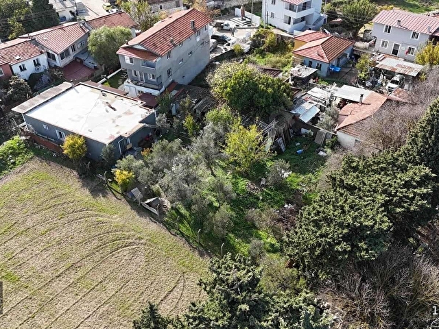 KUŞÇULARDA MERKEZİ KONUMDA İÇİNDE EV OLAN ARSA - Görsel 8
