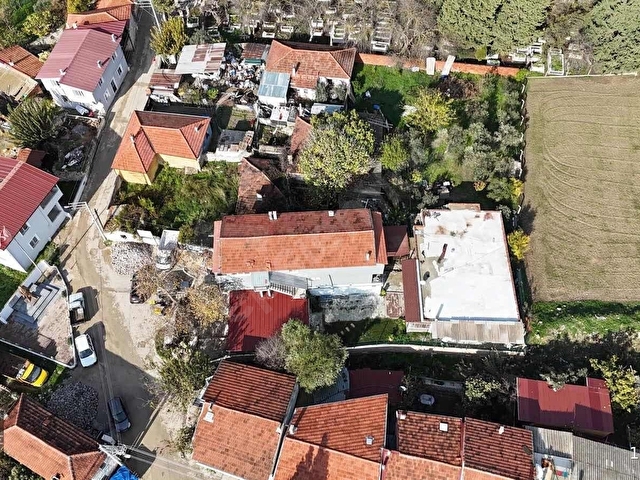 KUŞÇULARDA MERKEZİ KONUMDA İÇİNDE EV OLAN ARSA - Görsel 5