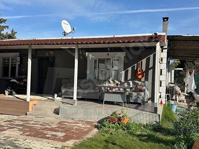 KUŞÇULARDA MERKEZİ KONUMDA İÇİNDE EV OLAN ARSA - Görsel 3