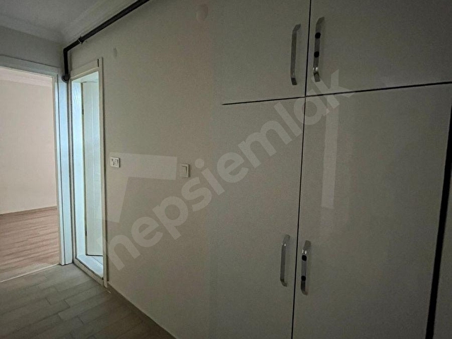 Asilden Üçkuyularda Cadde Paraleli Bakımlı 2+1 Daire - Görsel 12