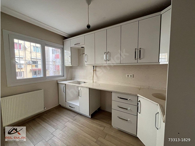 Asilden Üçkuyularda Cadde Paraleli Bakımlı 2+1 Daire - Görsel 5