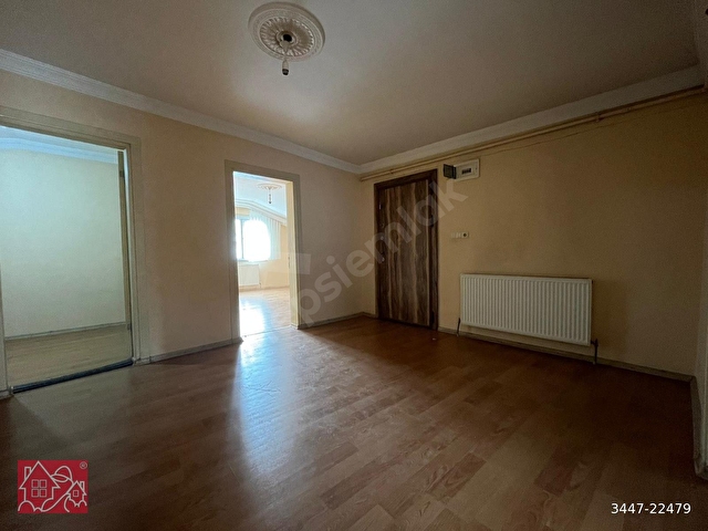 DİRECTTEN EMİROĞLU CADDESİNDE, KATTA, GENİŞ FERAH M2 ODA KULLANIMINA SAHİP, 2+1 DAİRE!! - Görsel 16