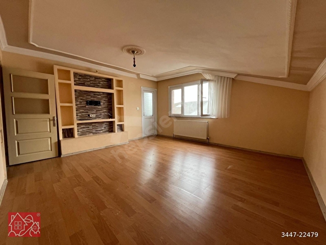 DİRECTTEN EMİROĞLU CADDESİNDE, KATTA, GENİŞ FERAH M2 ODA KULLANIMINA SAHİP, 2+1 DAİRE!!