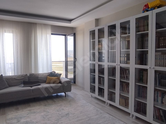 Kalecikte Satılık Üç Katlı Villa Görünümlü Bina - Görsel 29