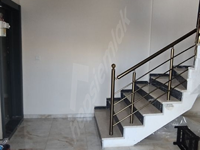 Kalecikte Satılık Üç Katlı Villa Görünümlü Bina - Görsel 15