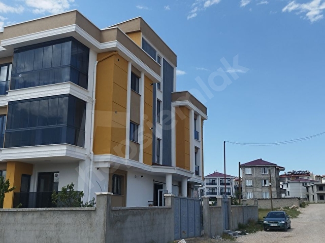 Kalecikte Satılık Üç Katlı Villa Görünümlü Bina - Görsel 11