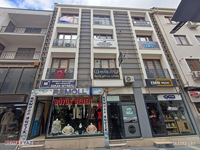 REMAX YAZDAN MERKEZDE KİRALIK OFİS