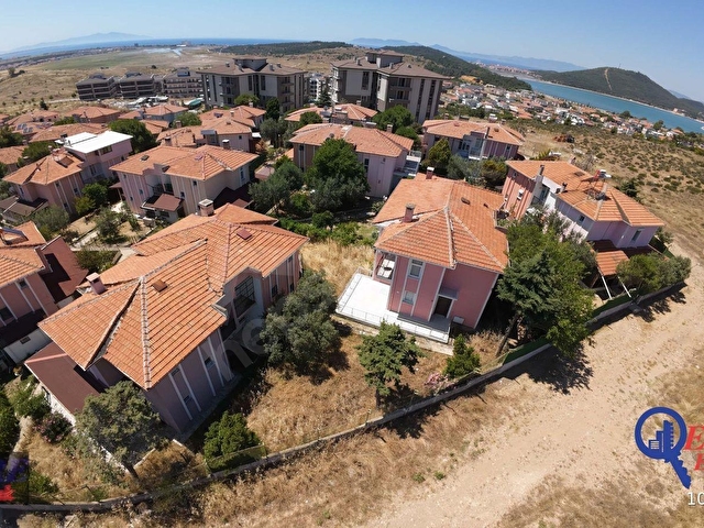 EvRE Emlaktan Yeşillikler İçinde 3+1 Geniş Bahçeli Villa - Görsel 3