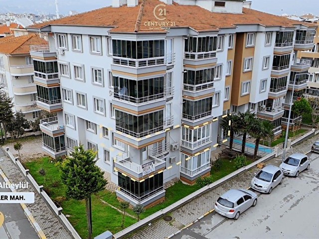 C21 Baldan Bahçelievler Mah.de Satılık 3+1 Daire